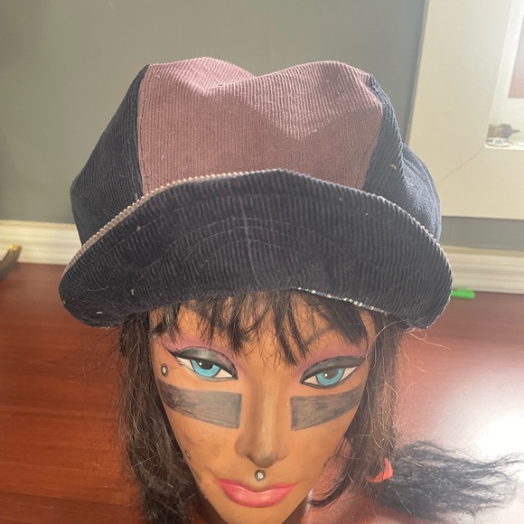 Custom cap - Picture 3 of 8